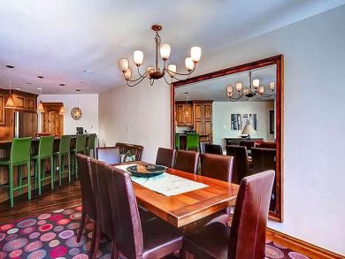 Luxury Vail Condominium Sleeps 4 Guests Walk to Ski Lifts